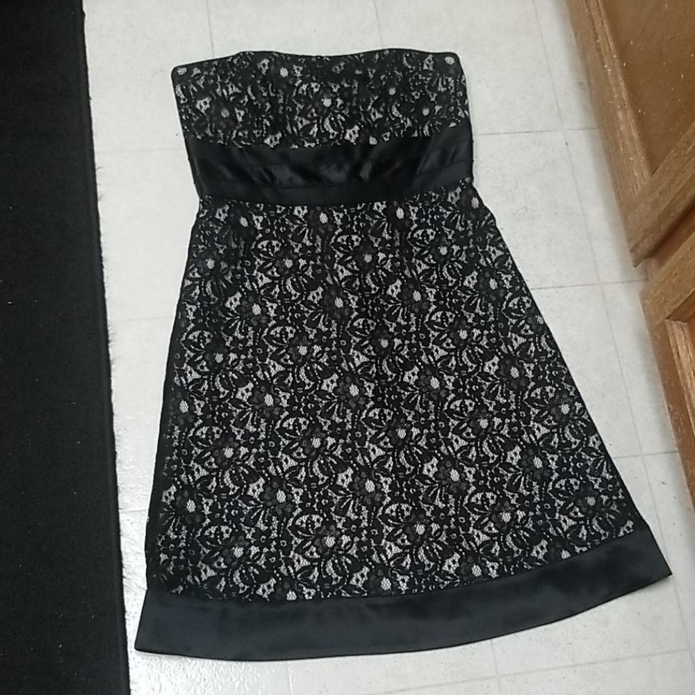 [Like New] WHBM black lace overlay strapless dress WHITE HOUSE BLACK MARKET Sz 6
